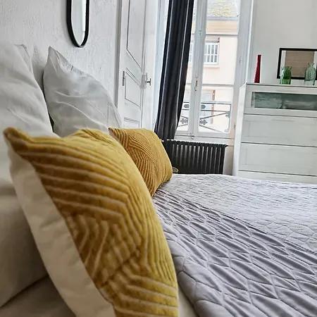 Csm Privées 1 2 Et 1 Avec Terrasse En Cœur De Entre Paris Et Reims 40 Mn Disneyland Paris *