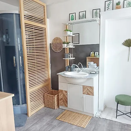 Csm Privee Avec Terrasse Et Privee 2 Jusqu'a 3 Et 1 A 8 Personnes * Charly-sur-Marne