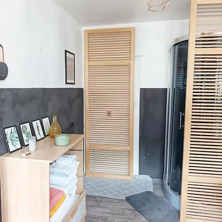 Csm Privées 1 2 Et 1 Avec Terrasse En Cœur De Entre Paris Et Reims 40 Mn Disneyland Paris * Charly-sur-Marne