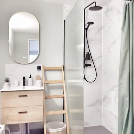 Privees Confortables Jusqu'a 10 Personnes De 18 A 85 M2 * Charly-sur-Marne